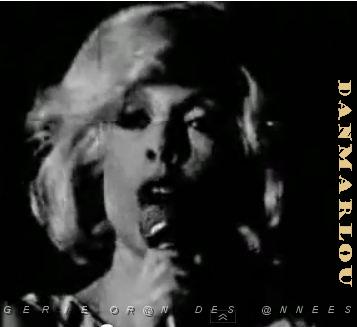 SYLVIE VARTAN EN ECOUTANT LA PLUIE.JPG
